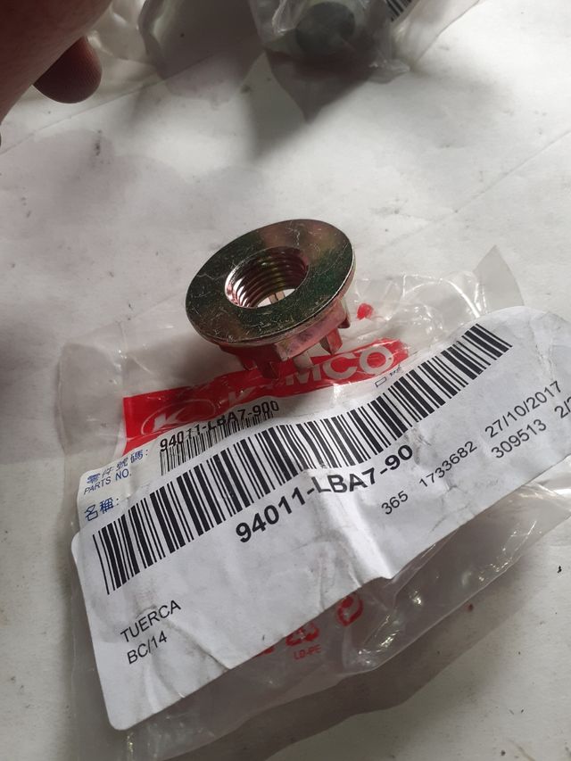 Kymco Maxxer 300cc KXR 250cc Tuerca Rueda Trasera