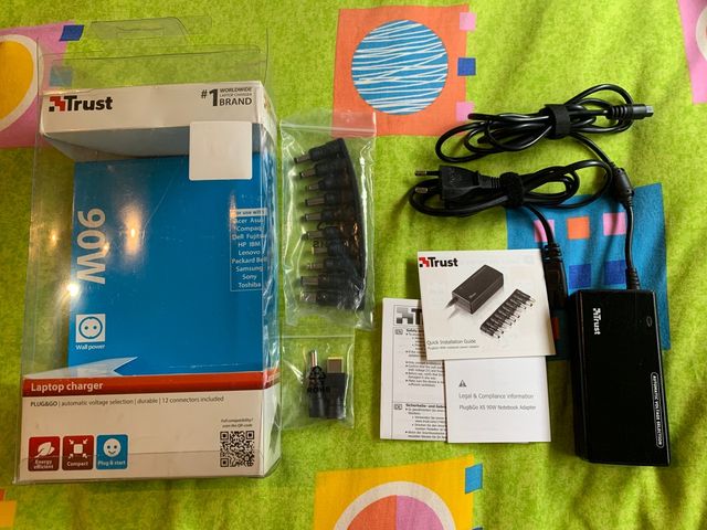 Cargador Universal Trust 90W