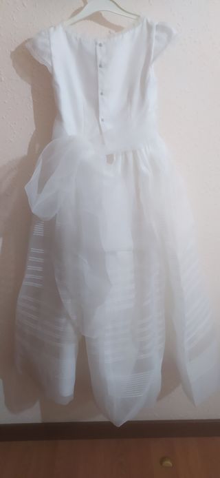 Vestido de Comunión con cancán. 