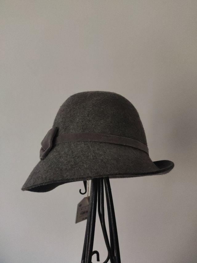 Sombrero terciopelo gris oscuro a estrenar