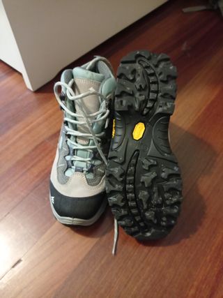 botas de montaña dechatlon 