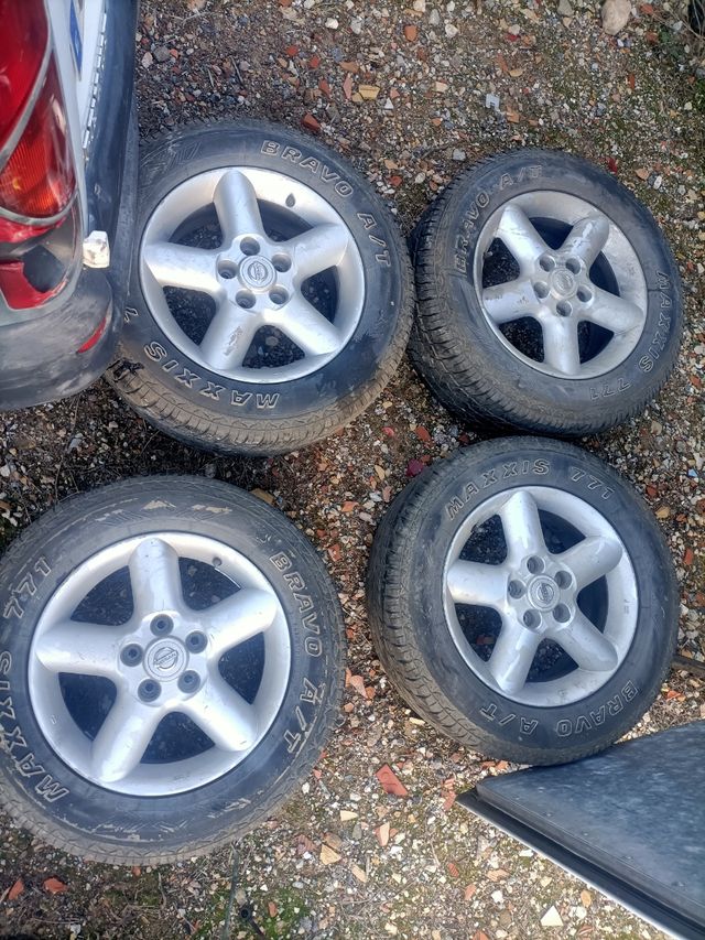 llantas Nissan X-TRAIL 16 con ruedas
