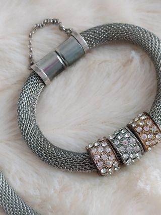 conjunto de bisutería con pedrería 
