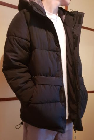 chaqueta plumas negra