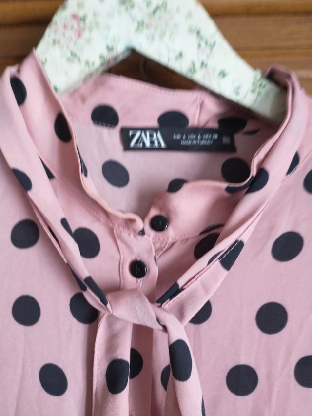 Vestido lunares midi Zara, T. M, ¡elegante y chic!