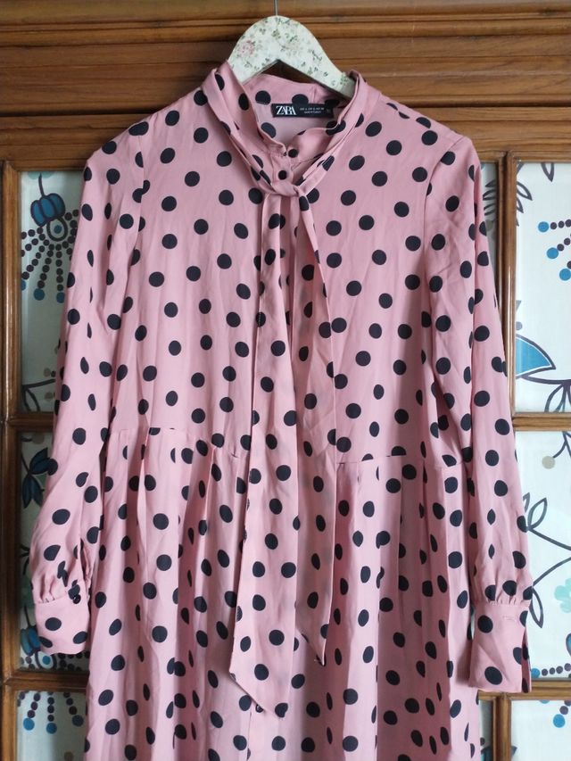 Vestido lunares midi Zara, T. M, ¡elegante y chic!