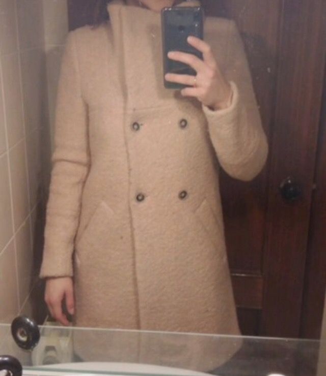 Abrigo rosa de lana de Zara
