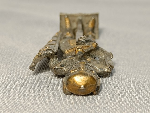 Antigua figura caballero de metal