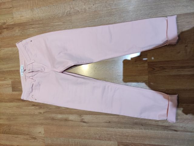 Pantalón rosa palo de Mango talla 34