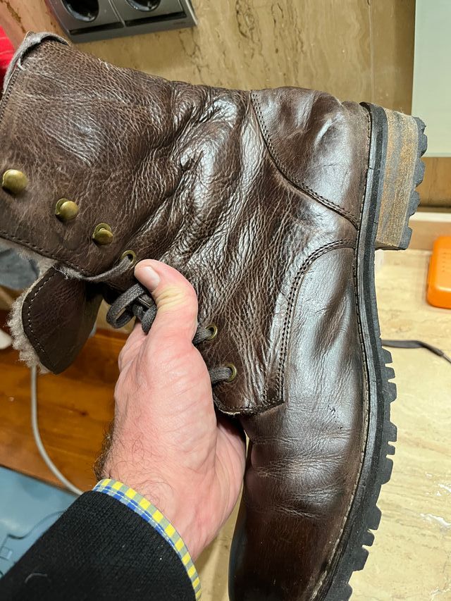 Botas altas de piel revestidlas de lana