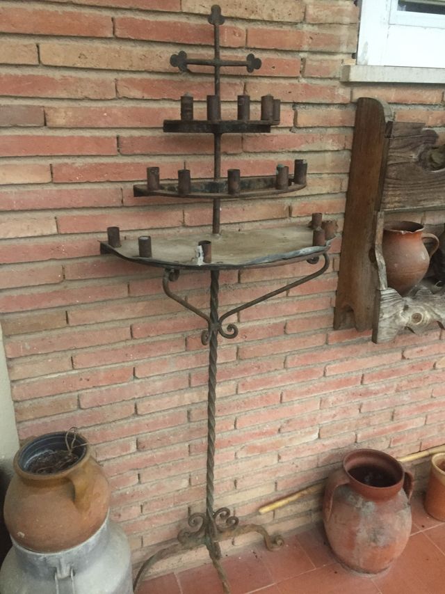 Candelabro antiguo.