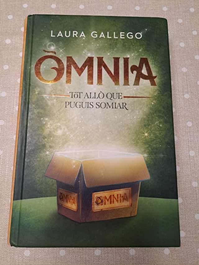 Òmnia, Laura Gallego. Català.