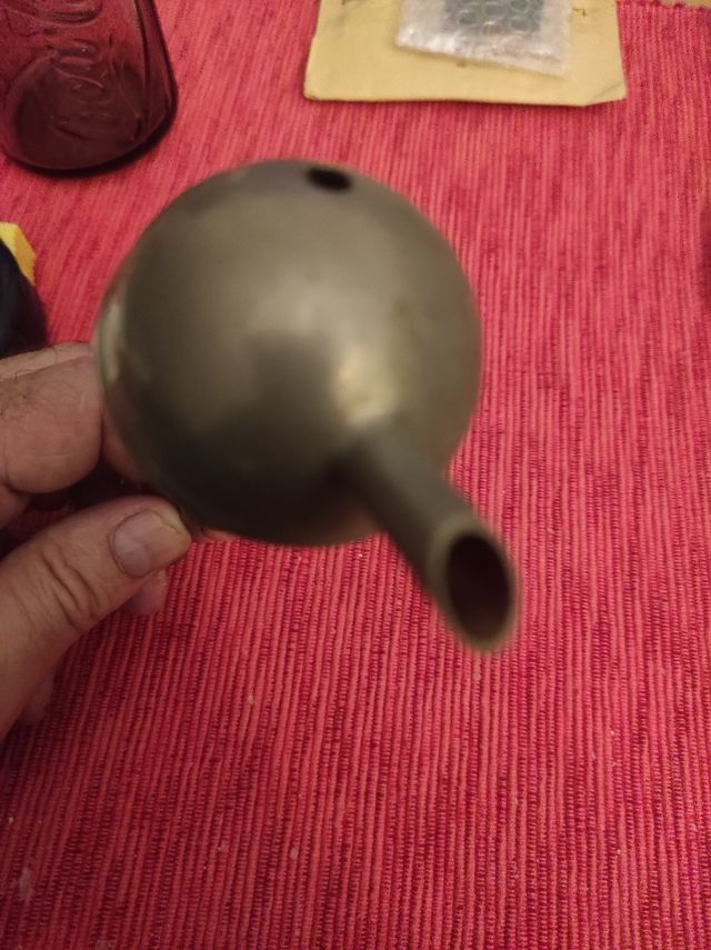 tapón dosificador antiguo para botella England