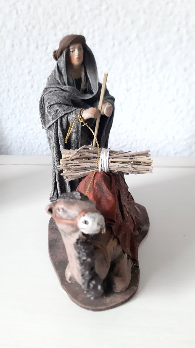 Figura belén arcilla