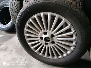 Llantas Ford 5x108 con neumáticos.