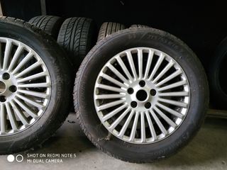 Llantas Ford 5x108 con neumáticos.