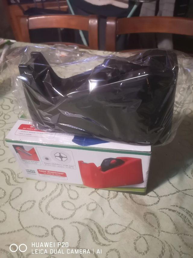 dispenser per nastro adesivo