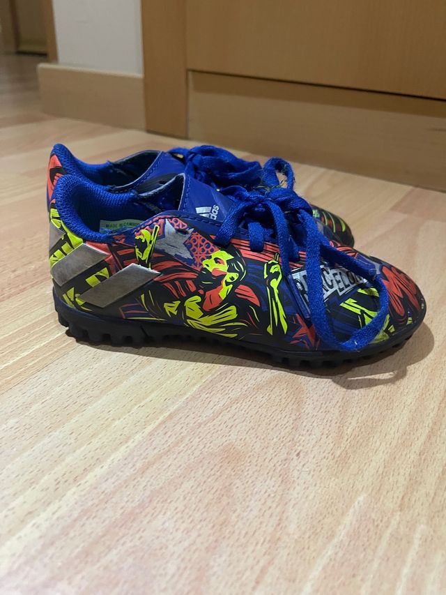 Zapatillas césped artificial Adidas Messi 28