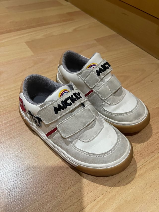 Zapatillas Mickey Zara talla 28 sin estenar 