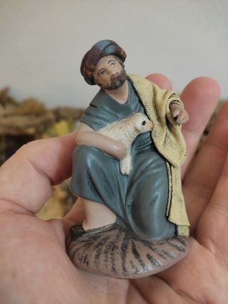 Il pastore Belén adora con le pecore