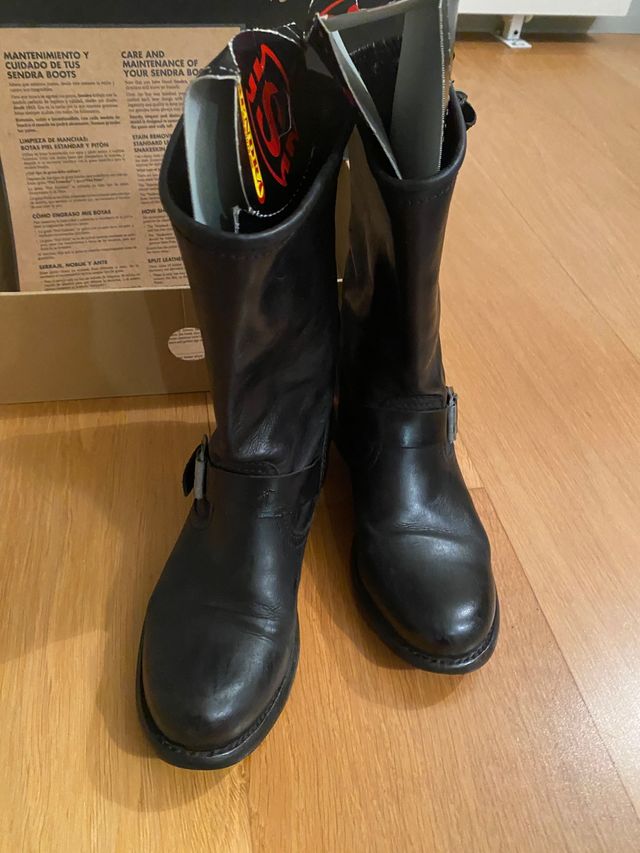 Botas negras de piel Sendra