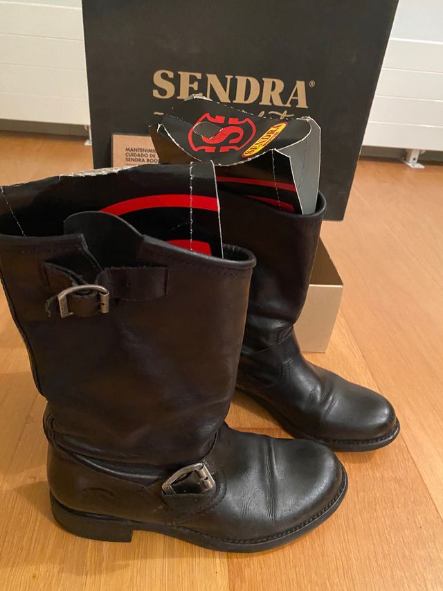 Botas negras de piel Sendra