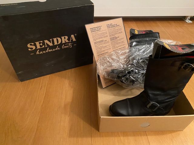 Botas negras de piel Sendra