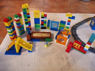 LEGOestacion de tren imaginarium +parque infantil 