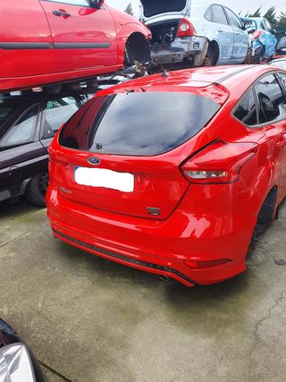 paragolpe trasero ford focus st line 2014