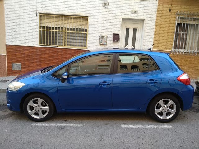 Toyota Auris 2010