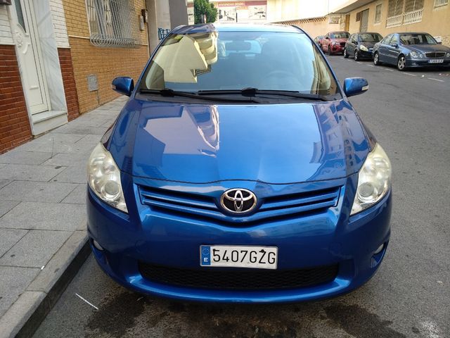 Toyota Auris 2010
