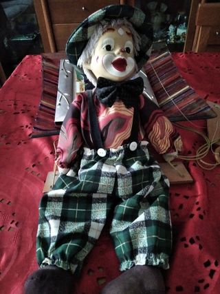 pagliaccio con faccia di ceramica