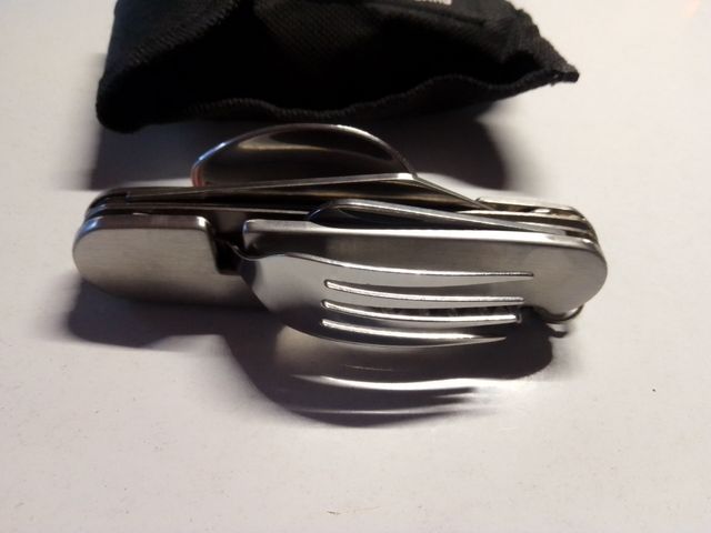 AUTÉNTICA NAVAJA SUIZA