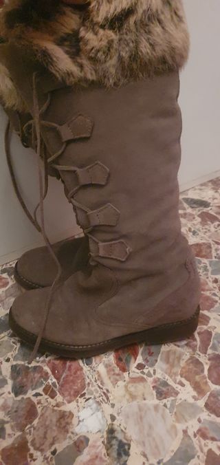 Stivaletti scamosciati con pelliccia 36