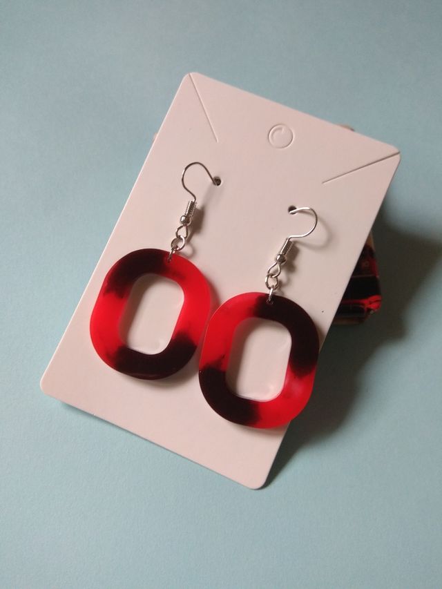 Pendientes de resina hechos a mano 