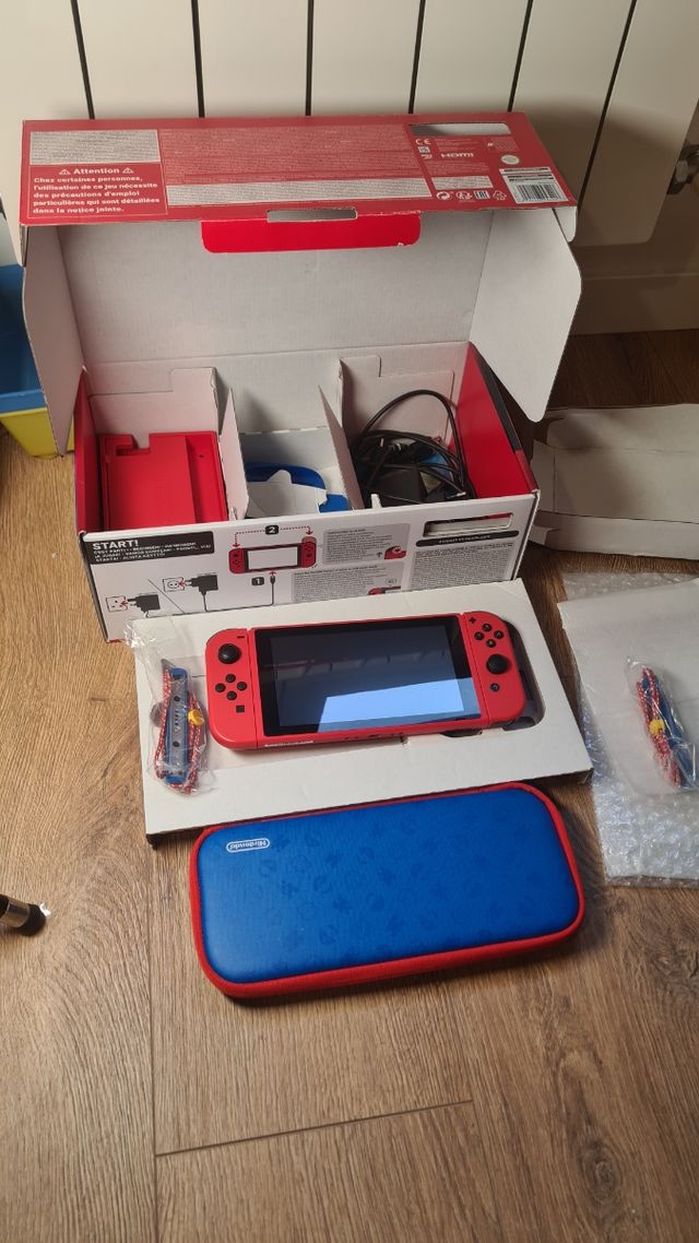 Nintendo switch EDICIÓN ESPECIAL MARIO ROJO Y AZUL