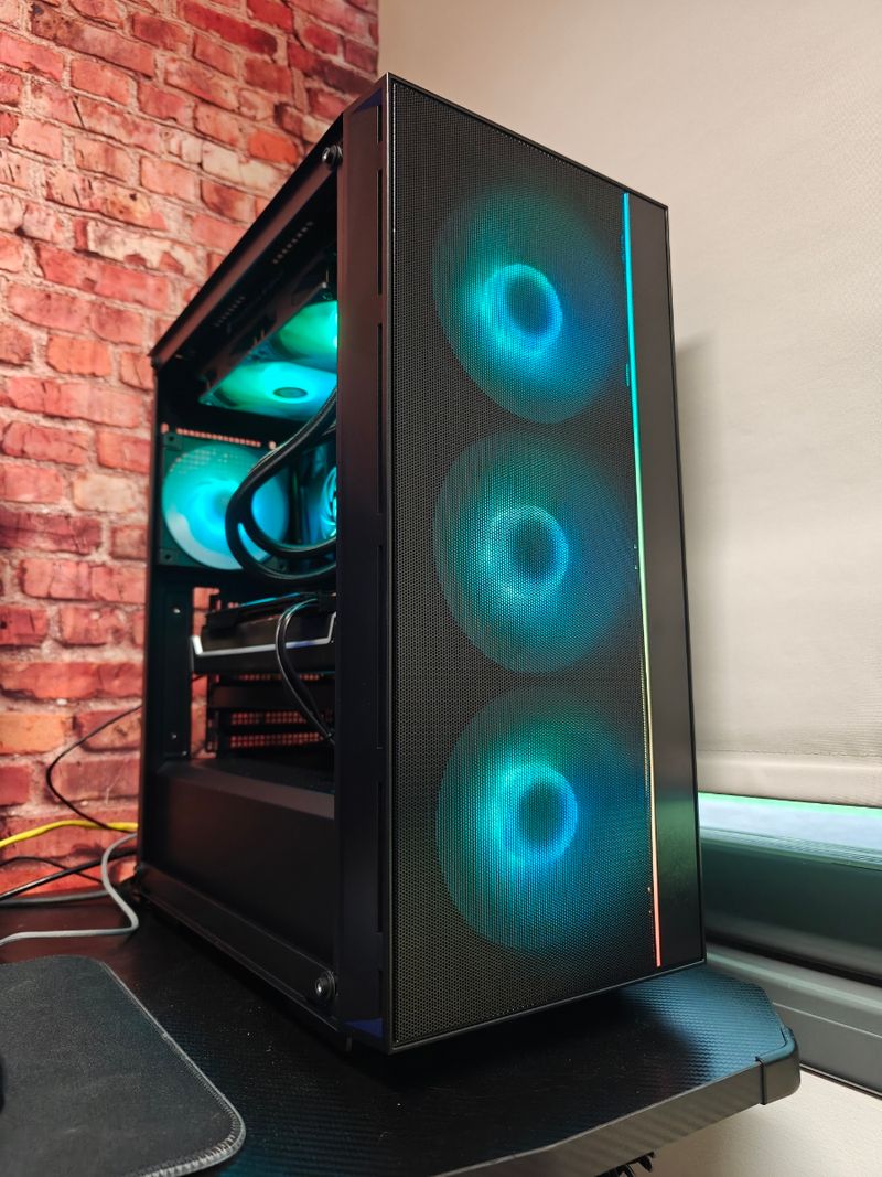 ¡PAGA APLAZADO! PC GAMING 4K RYZEN 7 + RX 9070XT afbeelding 3