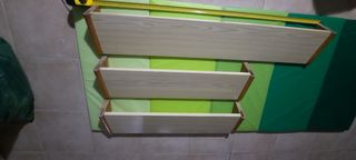 3 Estanterías de madera