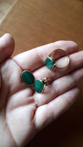 Pendientes y anillo de oro 