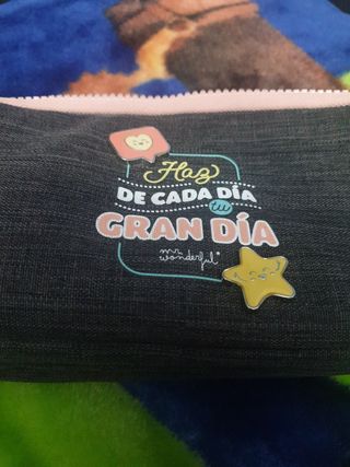 Estuche escolar Wonderful