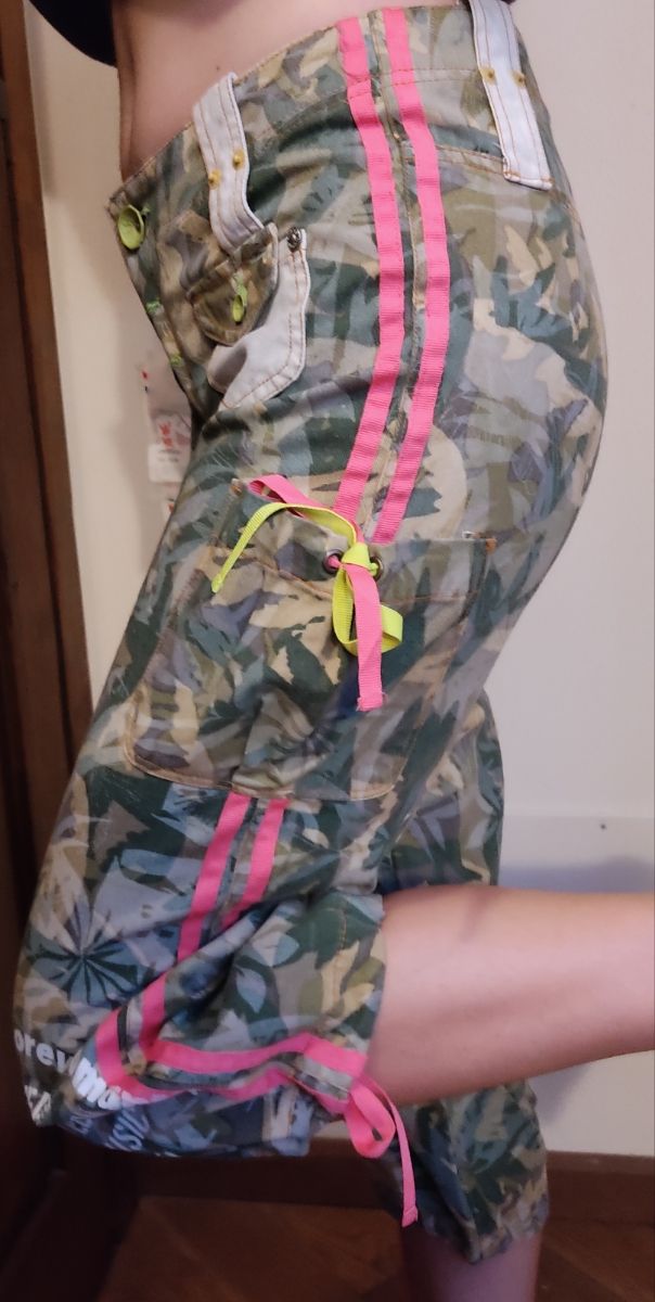 Pantalone al polpaccio fantasia Guess