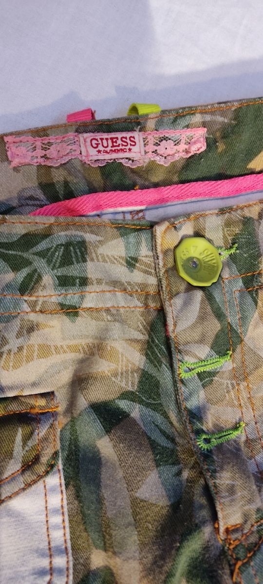 Pantalone al polpaccio fantasia Guess