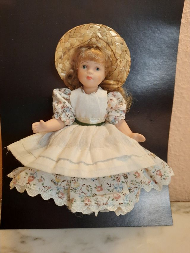 Muñeca porcelana