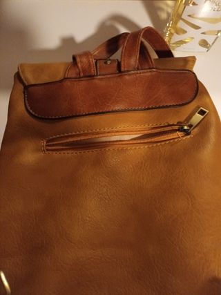 Bolso color mostaza varios bolsillos 