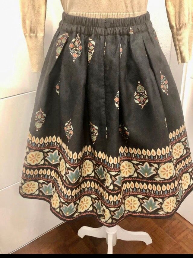 Falda Molly Bracken con etiqueta