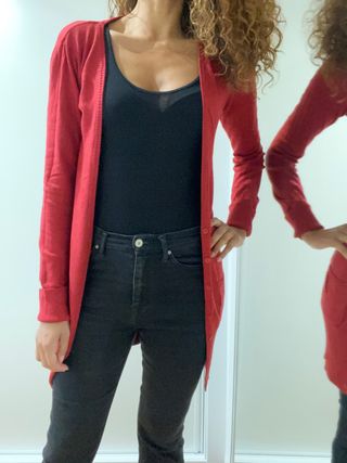 Chaqueta larga roja. Bershka. M