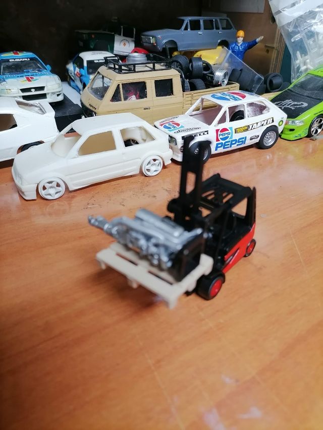 torillo miniatura escala 1/64 palet incluido 