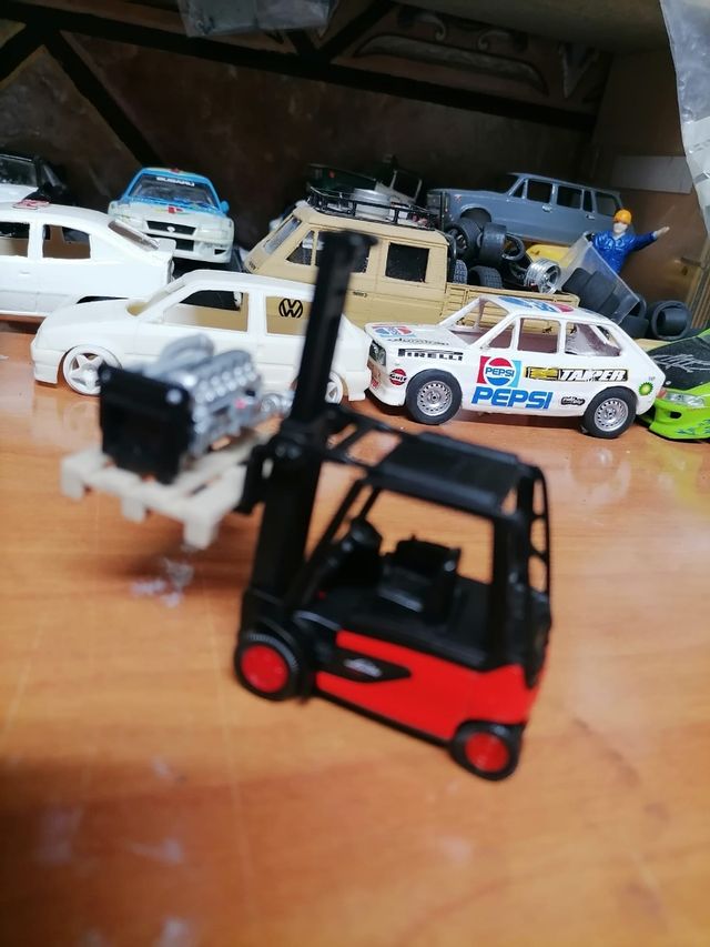 torillo miniatura escala 1/64 palet incluido 