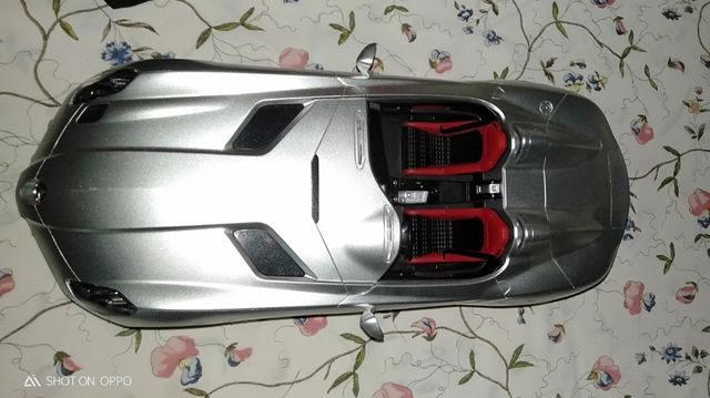 Mercedes Benz SLR  McLaren (Z199) escala 1/12.