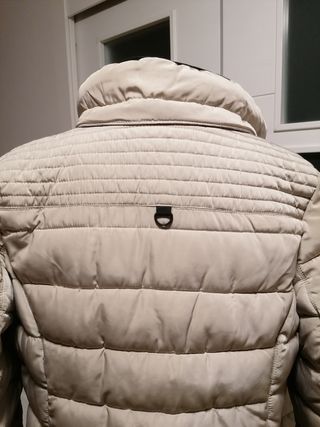 Parka plumifero beige claro Mango